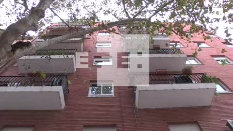 Detienen a una mujer tras caer su pareja desde un quinto piso en Valencia