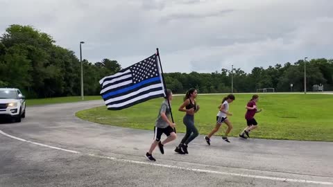 Kid Runs 7 Laps In Honor Of Sherriff That Lost His Life On Saturday In The Line Of Duty