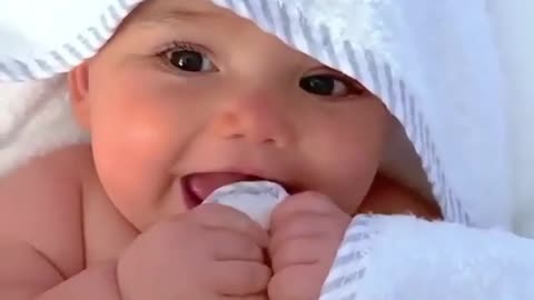 BEAUTIFUL BABY PLAYING VERY CUTE