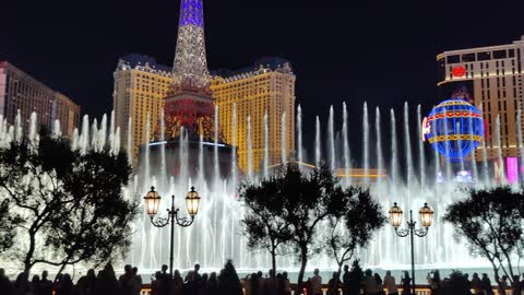 Las Vegas: Bellagio Water Show From behind