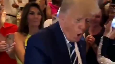 President Trump's Assistant Tweets Video of Him Being Met With DEAFENING Applause at Club