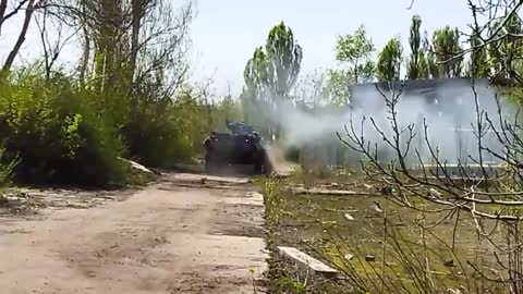 Ukraine War - BTR-82A of the Russian Armed Forces is working on Ukrainian positions.