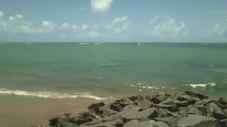 Gravando o mar, as ondas e as pedras de um lado ao outro, muito lindo [Nature & Animals]