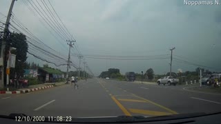 Broken Power Line Gives Motorcyclists a Shock