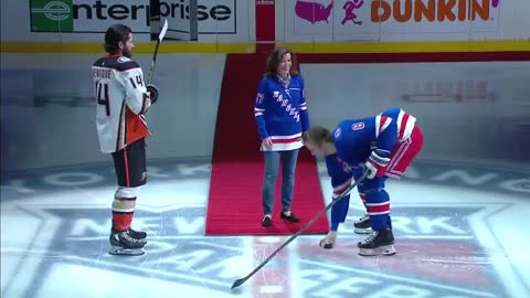 Ouch! Governor Kathy Hochul was loudly booed today at NY Rangers game