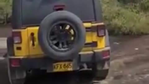 Video: Polémica por ingreso de vehículo a quebrada Las Gachas en Santander