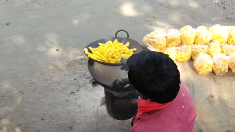 Fried food with sand (India)