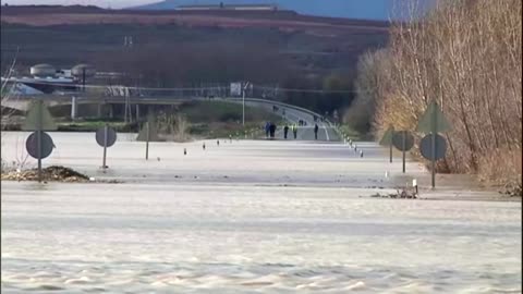 Flooding fears as Spain's Ebro river swells