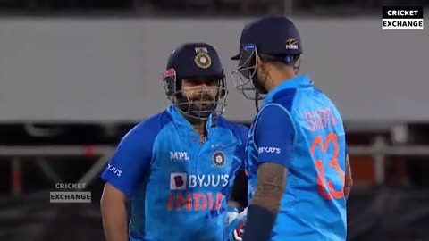 Hardik Pandya gets very angry on Rishabh poor batting against New Zealand in 3rd T20