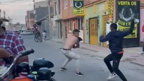 DANGER TWO GUYS GET INTO A MACHETE FIGHT😱😱😰😰