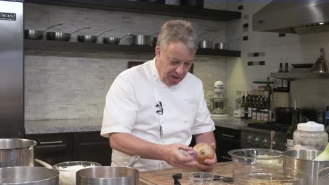 Classic French Onion (Onyo) Soup! - Chef Jean-Pierre