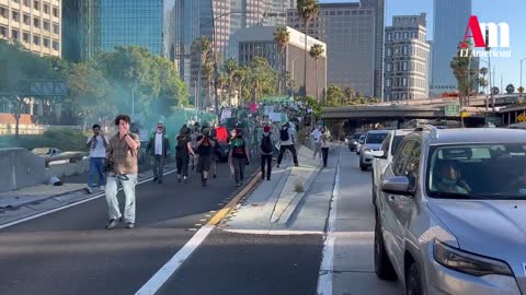LA: abortion activists attack cars with sticks, block freeway