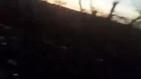 Ukrainian soldiers casually walks up and destroys a Russian IFV in Bakhmut.