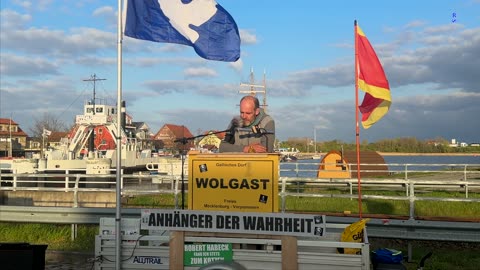 Wolgast - Eröffnung der Versammlung durch Stefan 02-05-2023