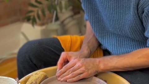 Rainy day in the studio #pottery #satisfying #asmr