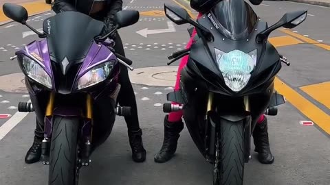 Girls vs. Boys #rider #ladyrider #motorcycle
