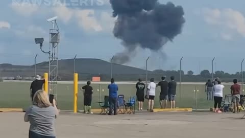 Michigan - Jet Crashed Into Apartment Building after Pilots Eject During Airshow