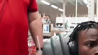 Dude Streams From The BEST BUY DISPLAY PC 🖥️ #shorts #tiktok