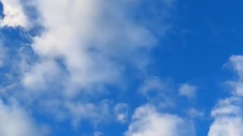 sky 4K 029 ⛅️ Free Vertical Sky Scene Video 1