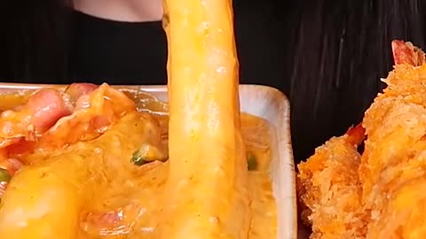 Creamy Spicy Bunmoja Tteokbokki & Fried Shrimp #zoeyasmr #zoeymukbang #bigbites #mukbang #asmr #food