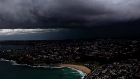 Drone footage of huge shelf cloud rolling into Sydney