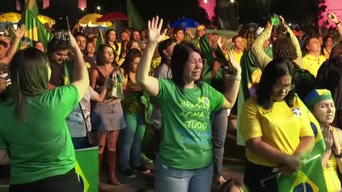 Bolsonaro voters pray as rival Lula wins Brazil presidential runoff | AFP