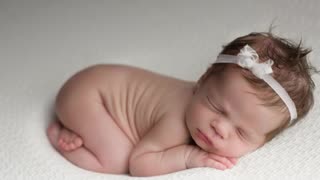 Lullaby for baby to fall asleep quickly. Music to calm the baby. Relaxing sound for babies