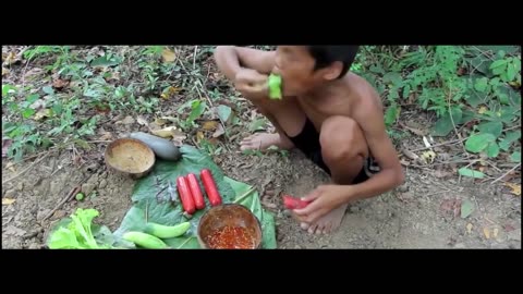 Khmer Primitive Cooking: Savoring Hot Dogs on Nature's Grill