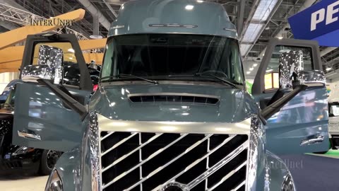 2025 Volvo VNL 860 72" High Roof Sleeper 500HP D13TC Long Haul SEMI Truck