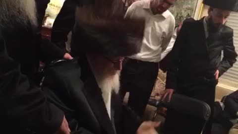Skver Rebbe is Menachem Avel Rabbi Aryeh Zev Ginzberg on Loss of His Daughter