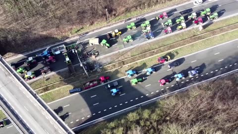 Farmers’ anger spreads to Belgium with blocked highways