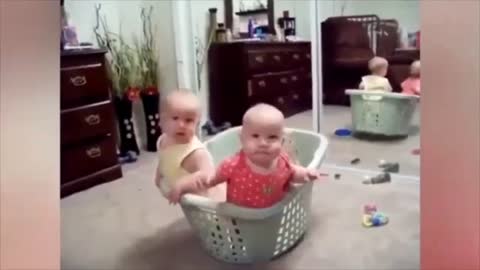 LOOK Funny TWIN Playing