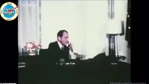 #Nixon spoke on the phone with the "Moon" without delay ?