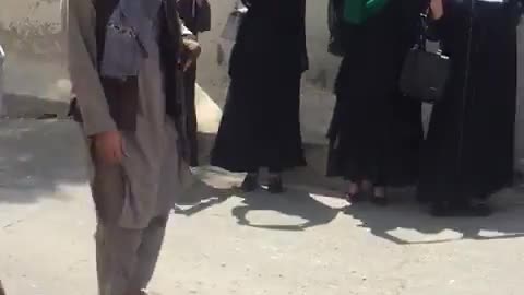 4 Afghan women protest the Taliban while sourrounded by them in Kabul