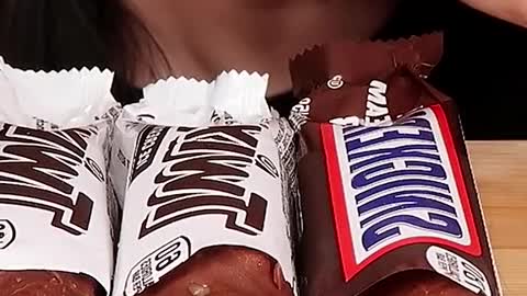 Chocolate Covered Ice Cream Bars #zoeyasmr #zoeymukbang #bigbites #mukbang #asmr #food #먹방 #틱톡푸드 #ch