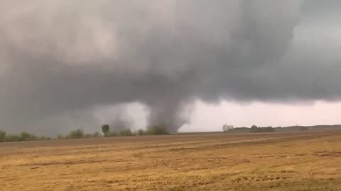 Tornado near Barr, Illinois 4-18-2024