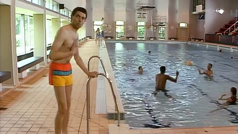 DIVE Mr Bean! | Funny Clips | Mr Bean Official