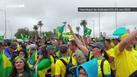 Bolsonaristas pedem intervenção e que Exército 'saia do quartel' em Brasília