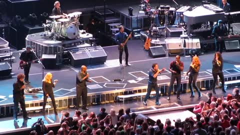 Bruce Springsteen & The E Street Band - The Way You Do the Things You Do (Greensboro)