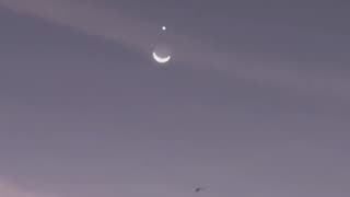 Moon with venus looks awesome!!🌙❤