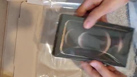 Unboxing iPhone