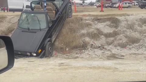 Some people think they can park anywhere... smh #funny #viral #funday #drinkresponsibly #staysafe