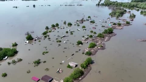 Ukrainian drones deliver drinking water to villagers