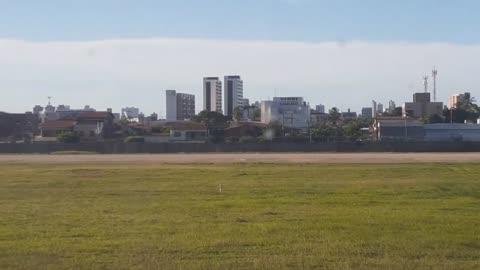 Airbus A321 PT-MXD taxia antes de decolar de Fortaleza para Guarulhos