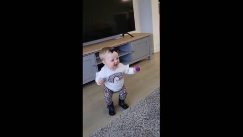 Scottish Baby Loves To Wiggle To Amy MacDonald