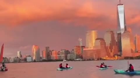 pov: you're soaking up the end of summer on a kayak watching unbeatable views of nyc