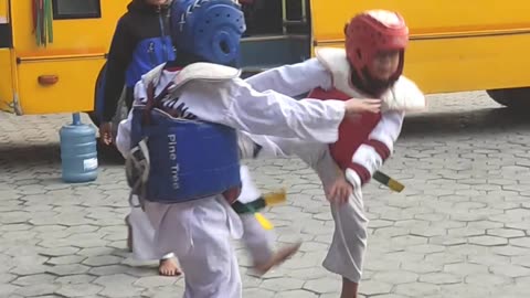 Kids Funny Fight 🤣 || Taekwondo Sparring