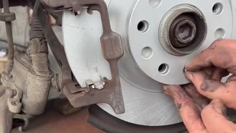 Change the brake disc