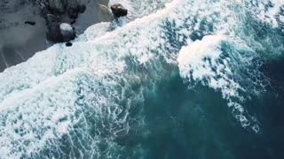 Relaxing Ambient Music To Waves Crashing On The Beach