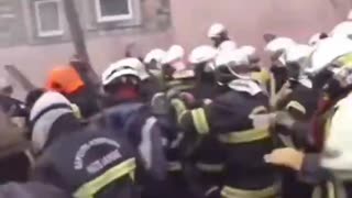 FRENCH POLICE & FIRE FIGHTERS GO AT IT?? MADNESS